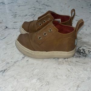 Toms size 5 toddler shoe